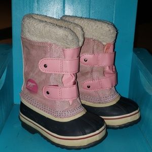 Sorel pink snow boots size 9